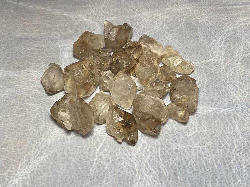 ジャカレー水晶 20個入り No,1｜原石 | 天然石・パワーストーンの卸