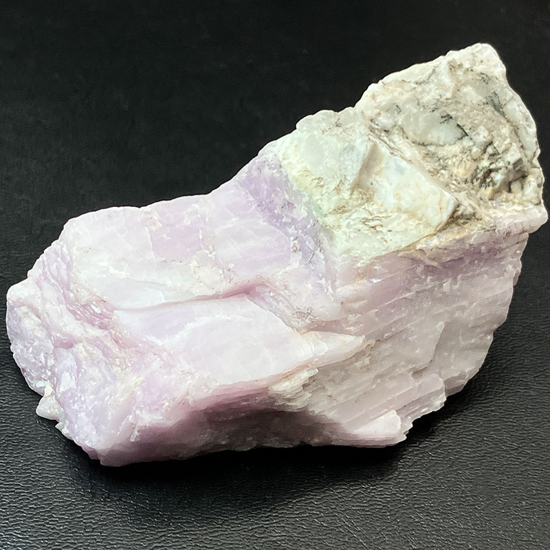 ラフストーン クンツァイト 約300g　No,4050