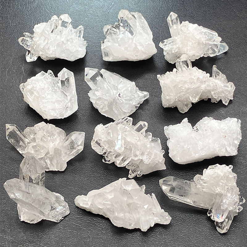 水晶クラスタートマスゴンサガ産　約30g　No,4161