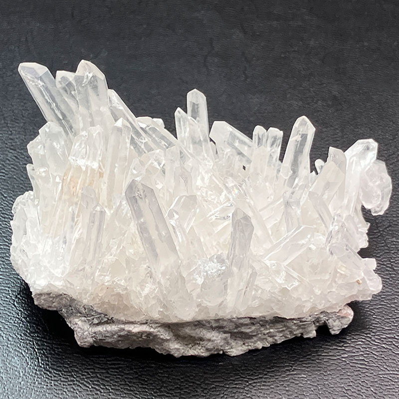 四川水晶クラスター AA  約130ｇ　No,4213