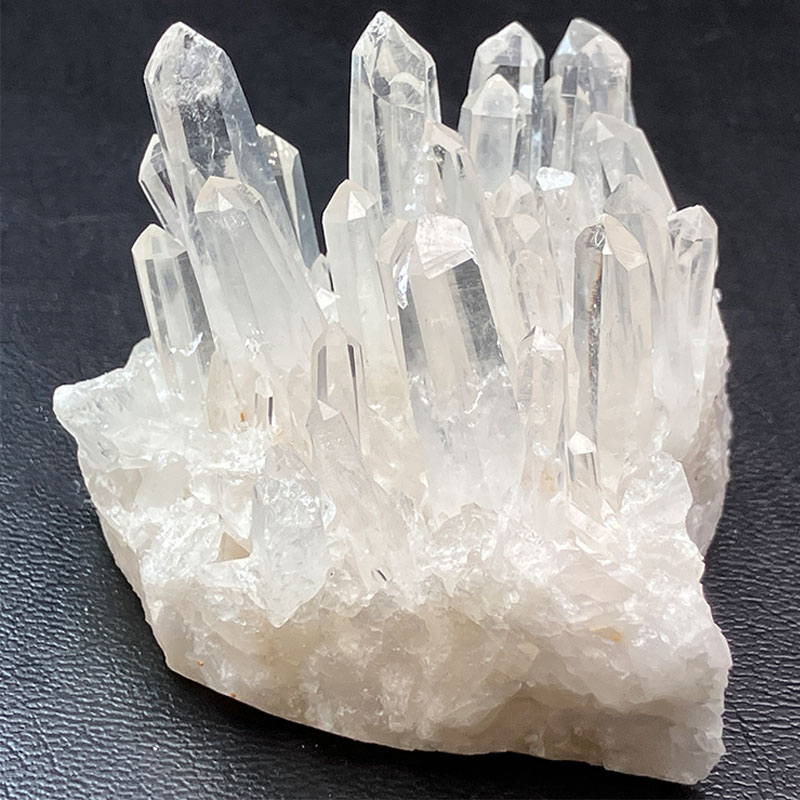 四川水晶クラスター AA  約140ｇ　No,4214