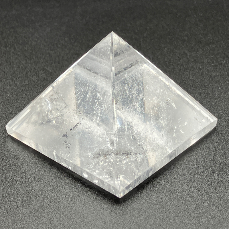 水晶ピラミッド AA 約70g No,2614