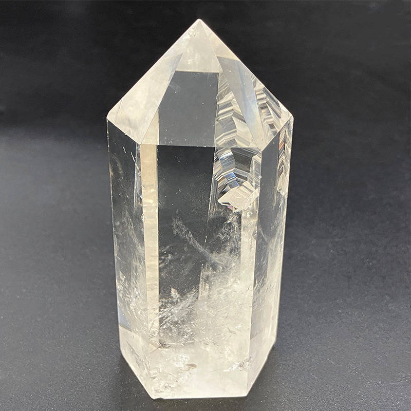 水晶ポイント（エンジェルラダー入り）約200ｇ No,3101