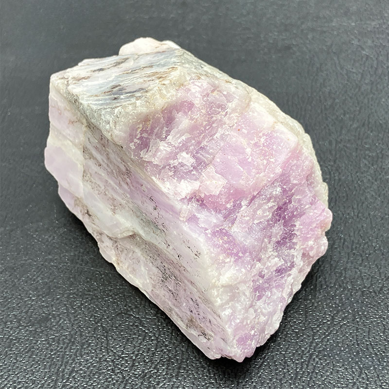 ラフストーン クンツァイト A　約150g　No,4348