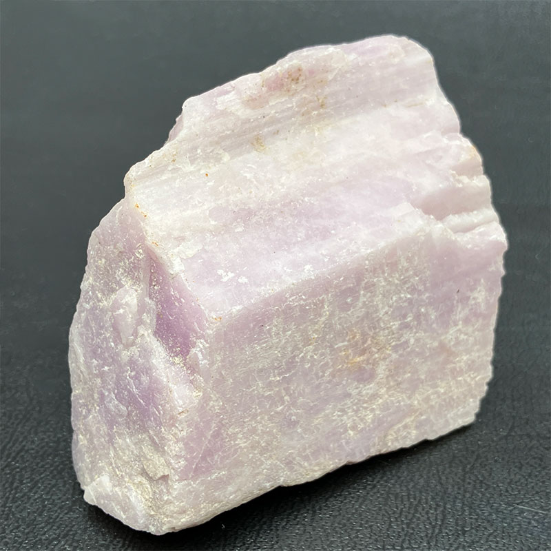 ラフストーン クンツァイト A　約150g　No,4358