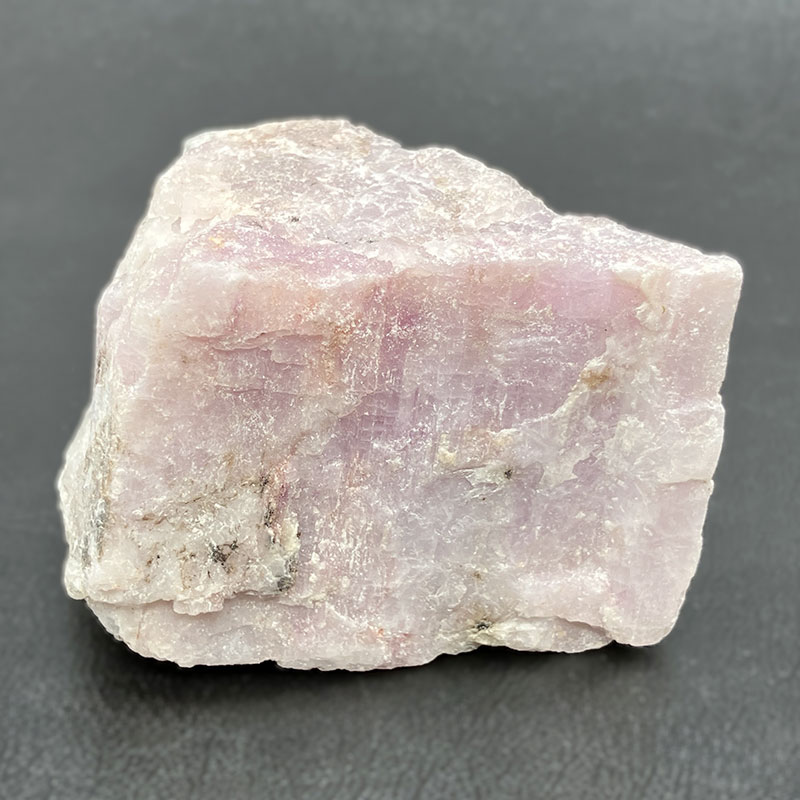 ラフストーン クンツァイト 　約150g　No,4359