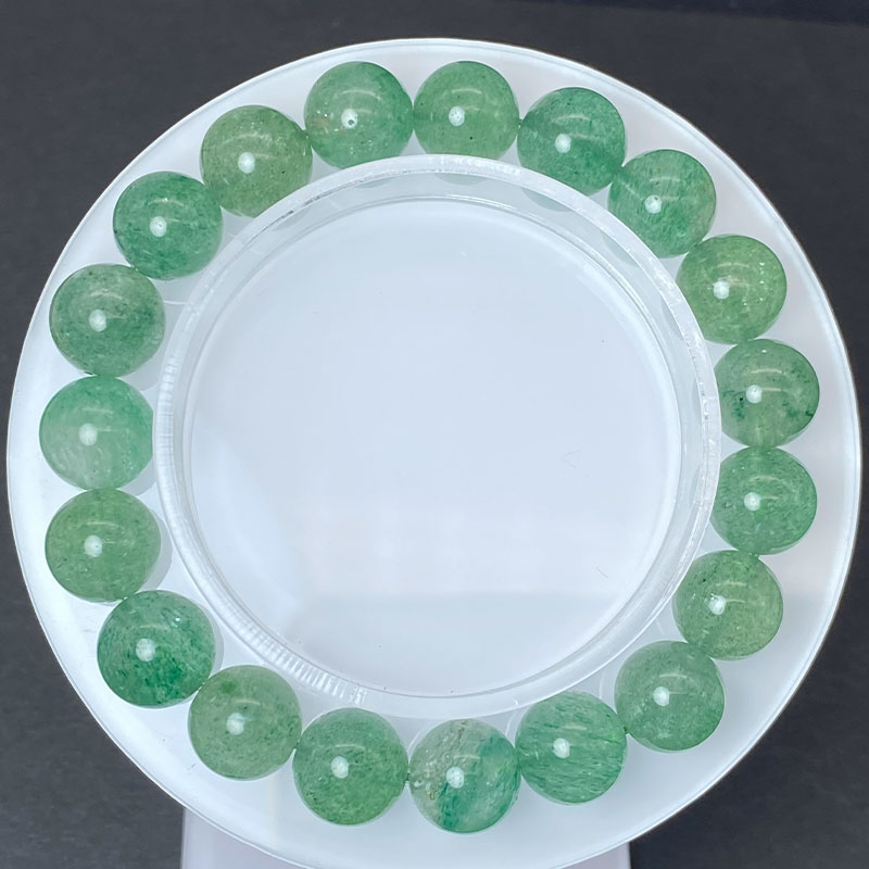 グリーンストロベリーブレス 10mm No,4377