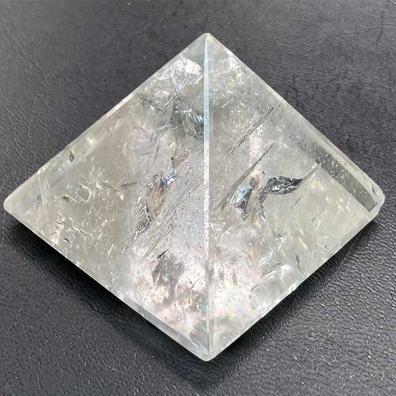 水晶ピラミッド AA 約140g No,4434