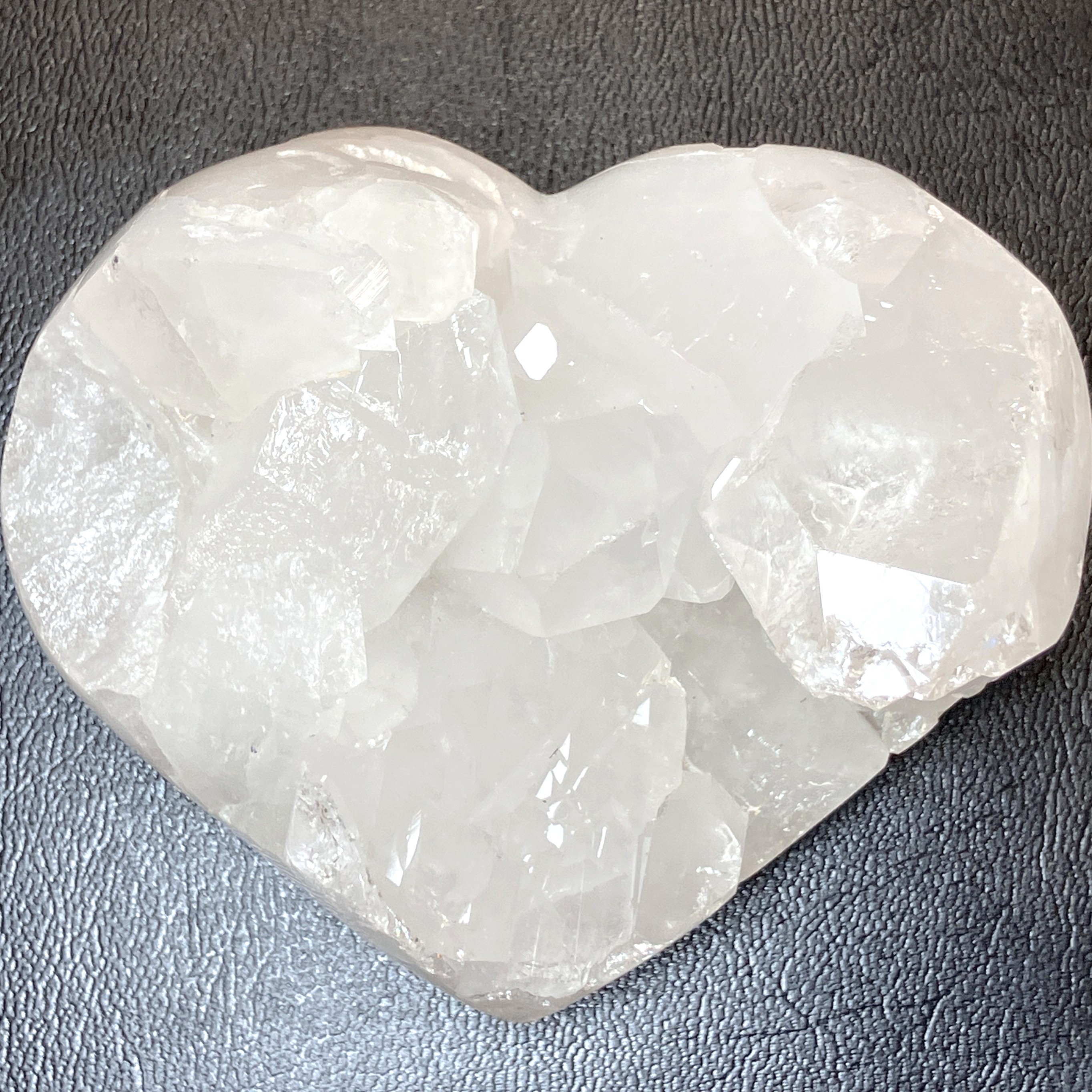 水晶クラスター ハート　約350g　No,4644