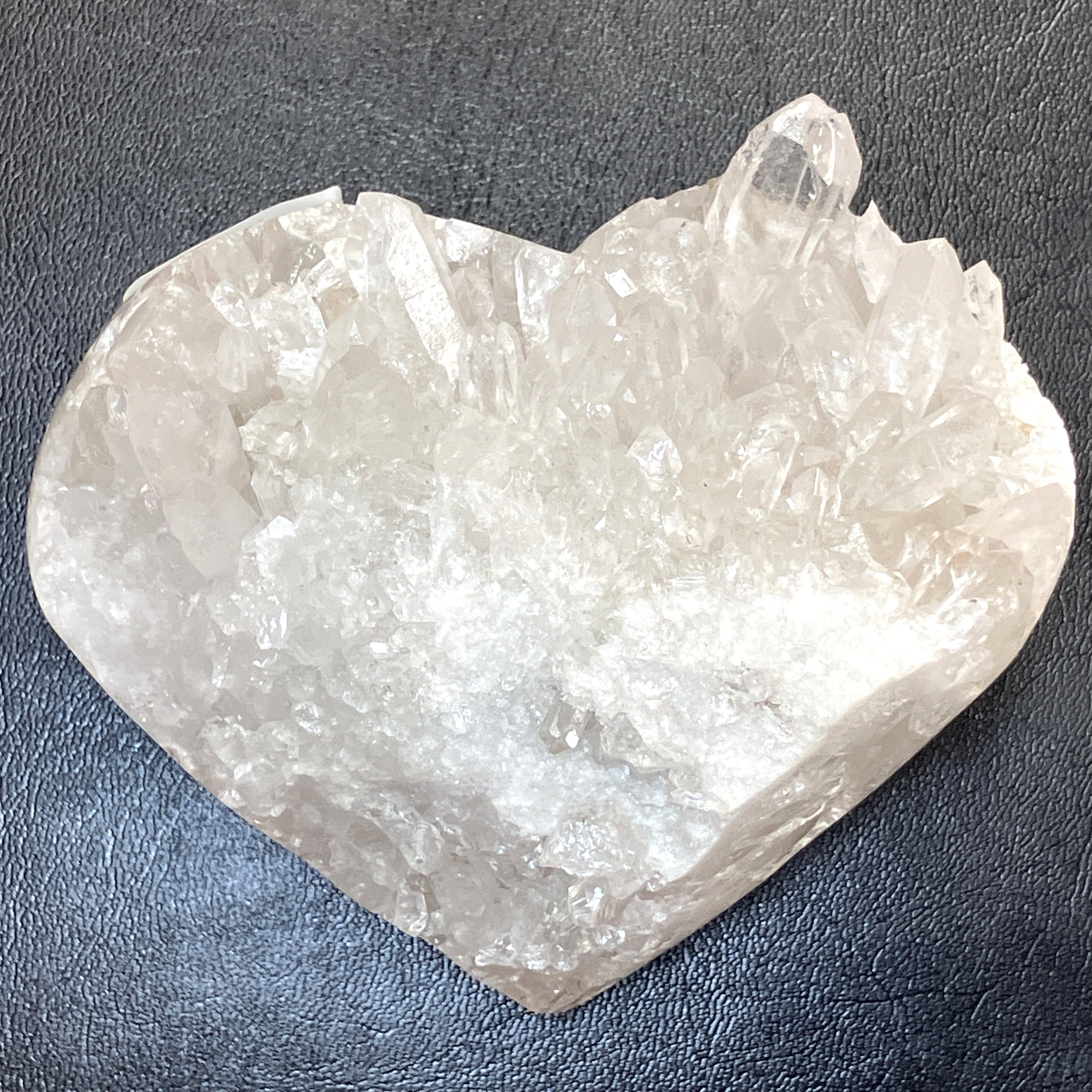 水晶クラスター ハート　約620g　No,4649