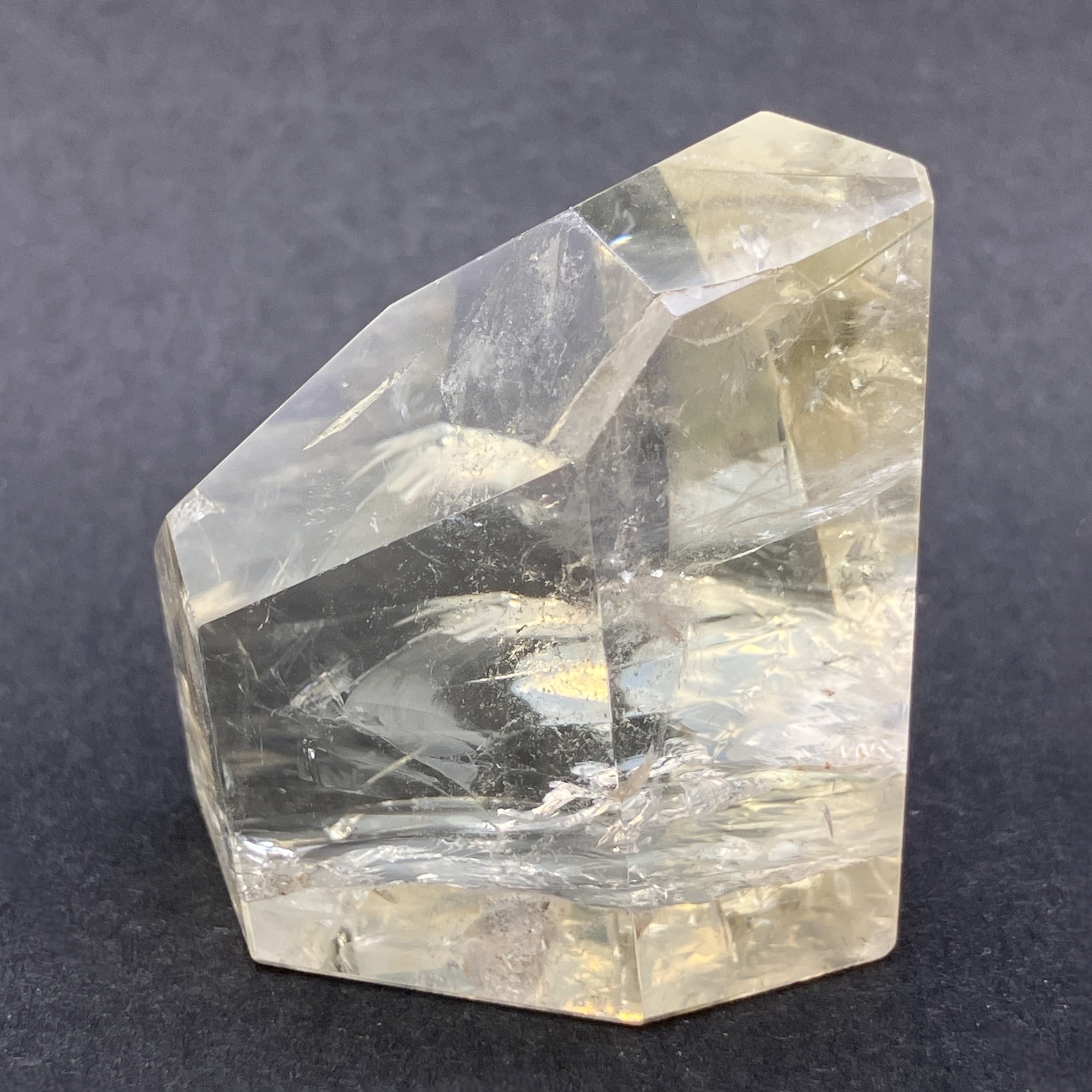 レモン水晶フリーカット　約50g　No,5131