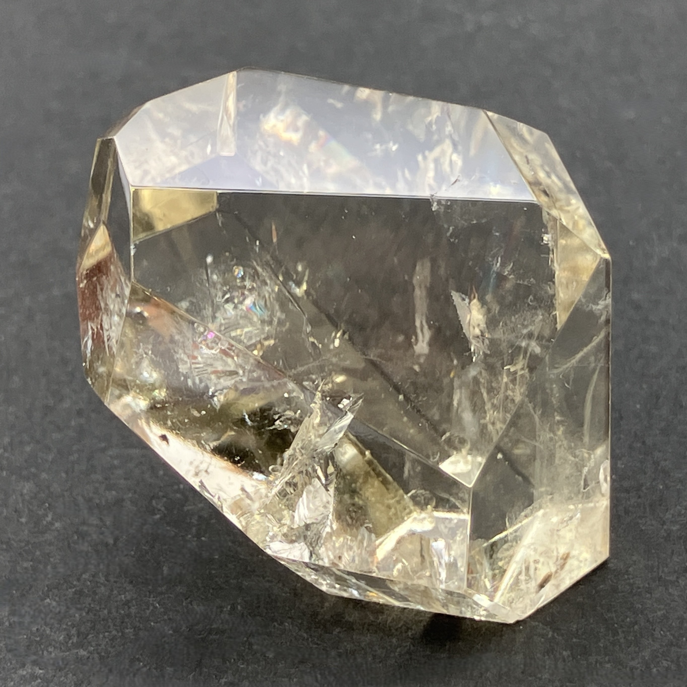 レモン水晶フリーカット　約30g　No,5139