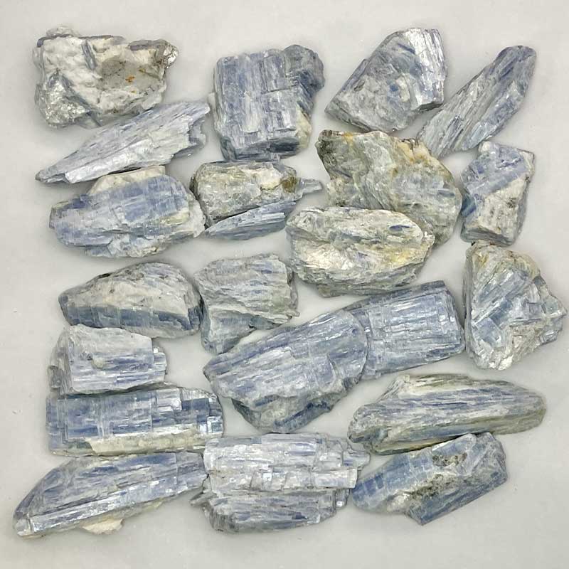 ラフストーン カイヤナイト   約1kg　No,5368